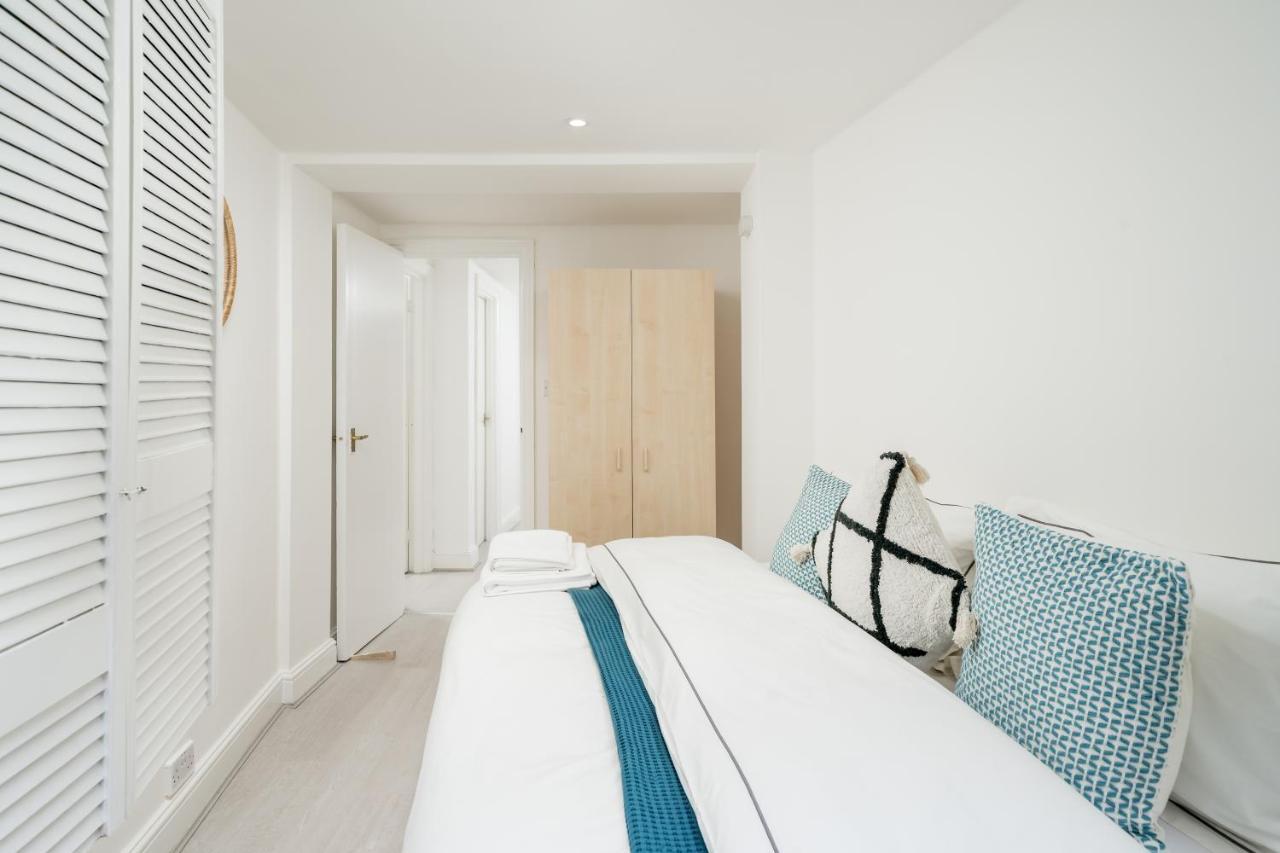 Russell Sq - 2 Bed * London